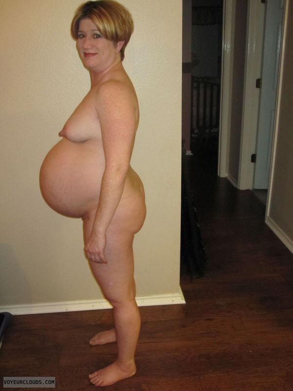 Nude Pregnant Milf
